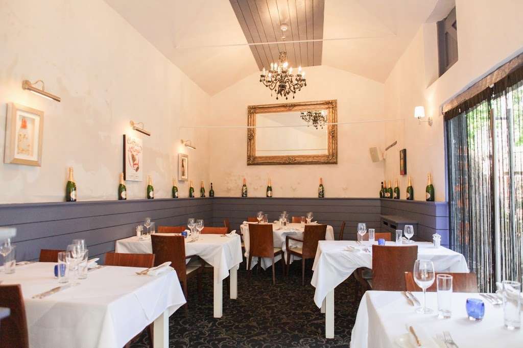 Bridge Street Lounge & Grill (Share) | 1 Bridge St, Writtle, Chelmsford CM1 3EY, UK | Phone: 01245 422891
