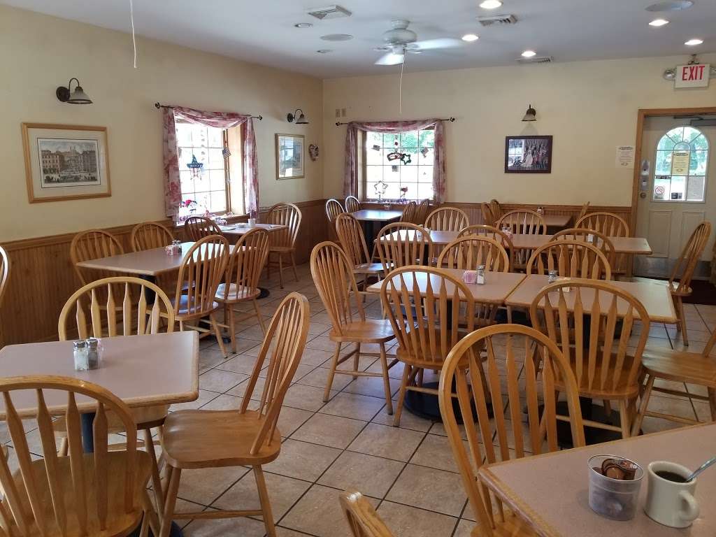Tonys Family Restaurant | 623 Schuylkill Rd, Phoenixville, PA 19460, USA | Phone: (610) 933-8659