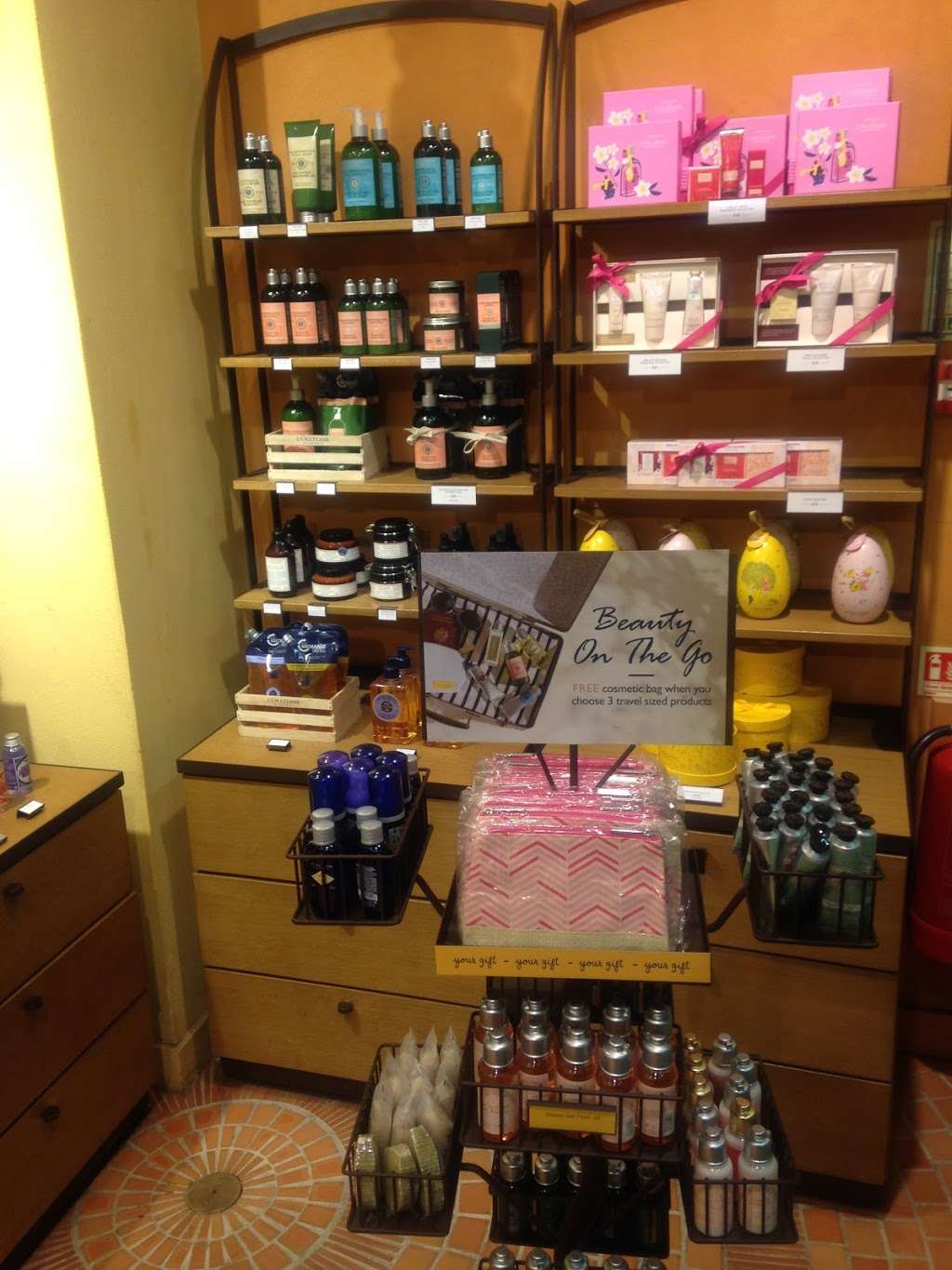 LOCCITANE EN PROVENCE | St Pancras Station, 37c Euston Rd, Kings Cross, London N1C 4QP, UK | Phone: 020 7278 4319