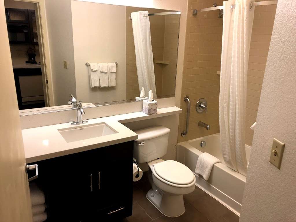 Candlewood Suites Dallas-Las Colinas | 5300 Green Park Dr, Irving, TX 75038, USA | Phone: (972) 714-9990