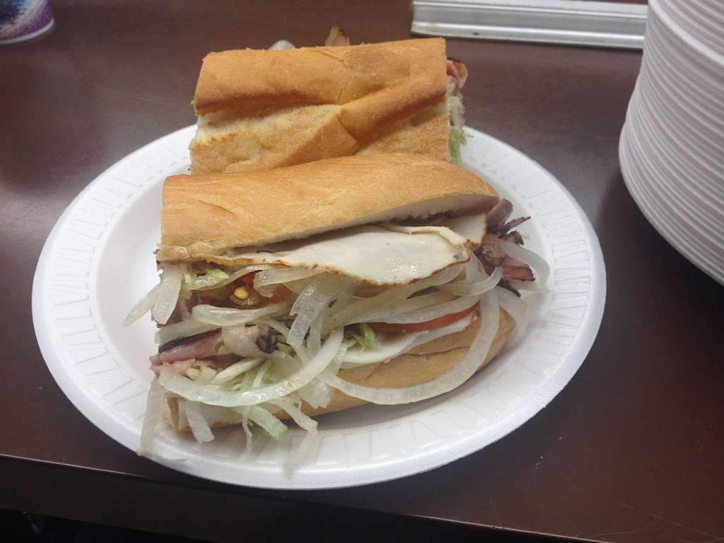 Lees Hoagie House Southampton | 26 2nd St Pike, Southampton, PA 18966 | Phone: (215) 322-2500