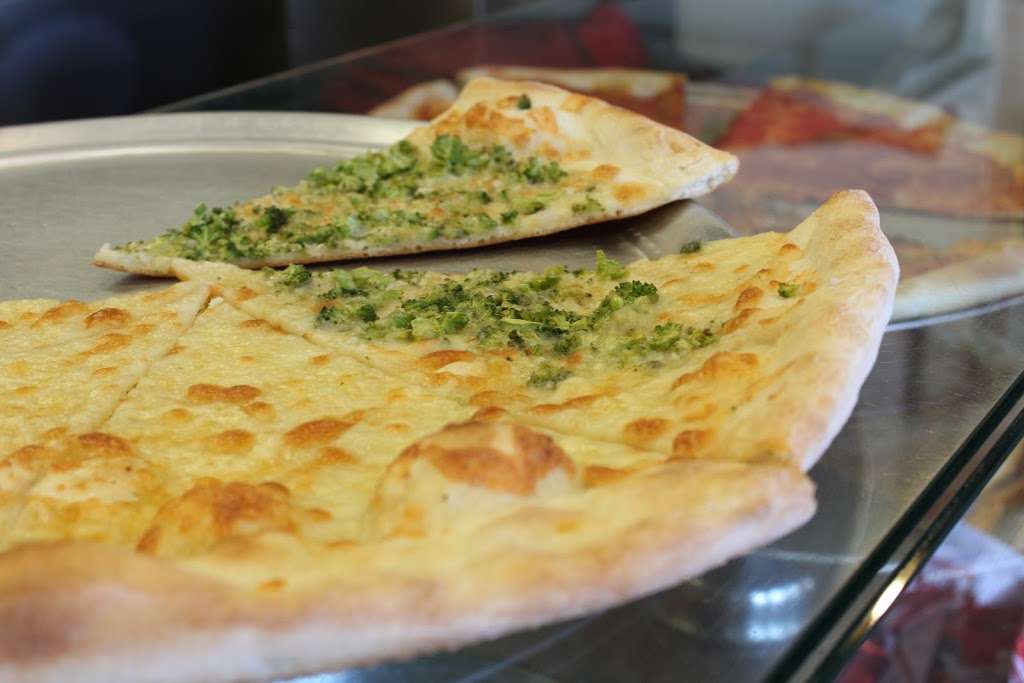 Sal Vito Pizza at Ritz | 910 Haddonfield-Berlin Rd, Voorhees Township, NJ 08043 | Phone: (856) 566-8486