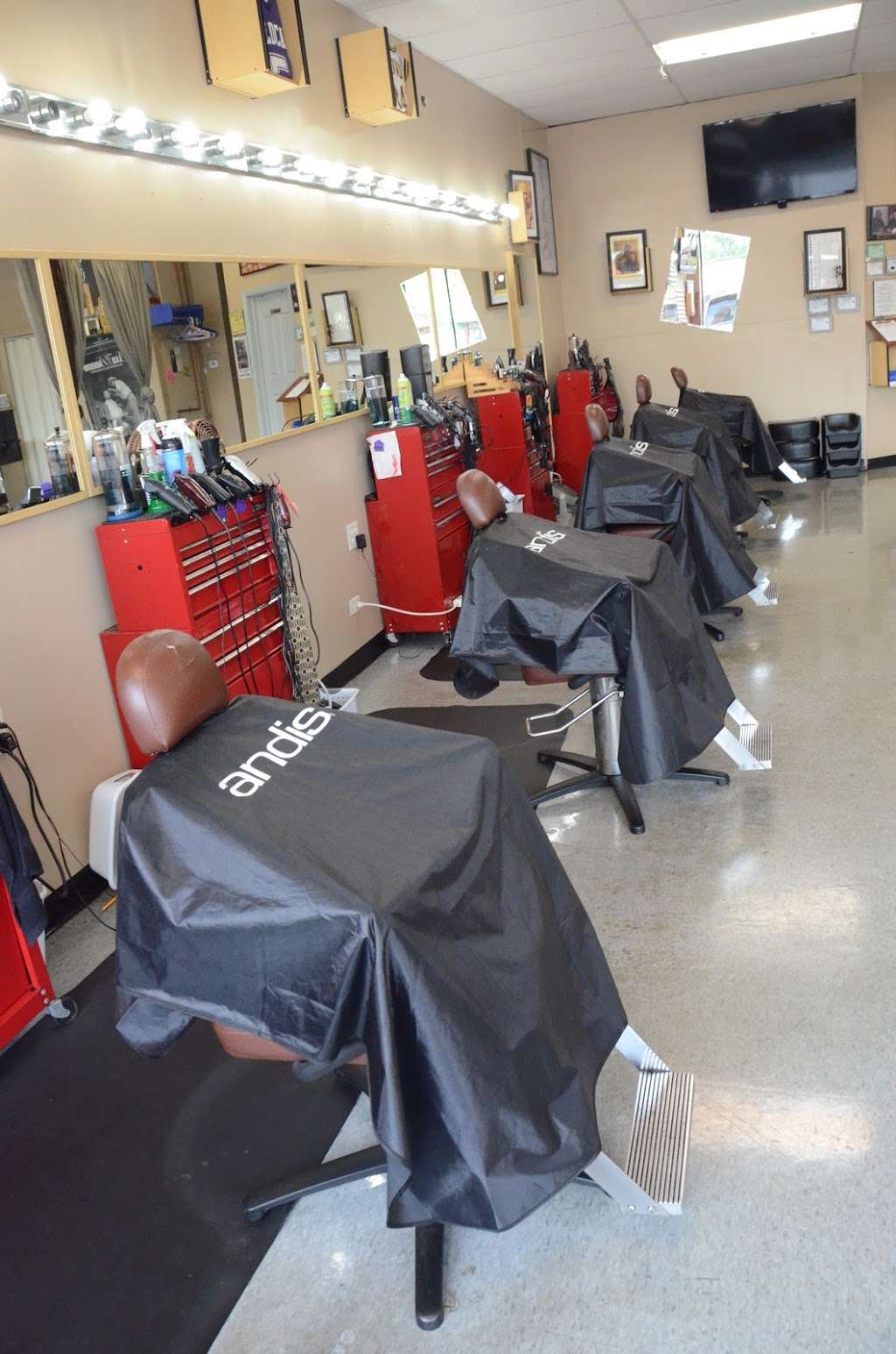 Barber Shop Silk & Classy | 114 e, Sibley Blvd, Dolton, IL 60419, USA | Phone: (312) 973-9033