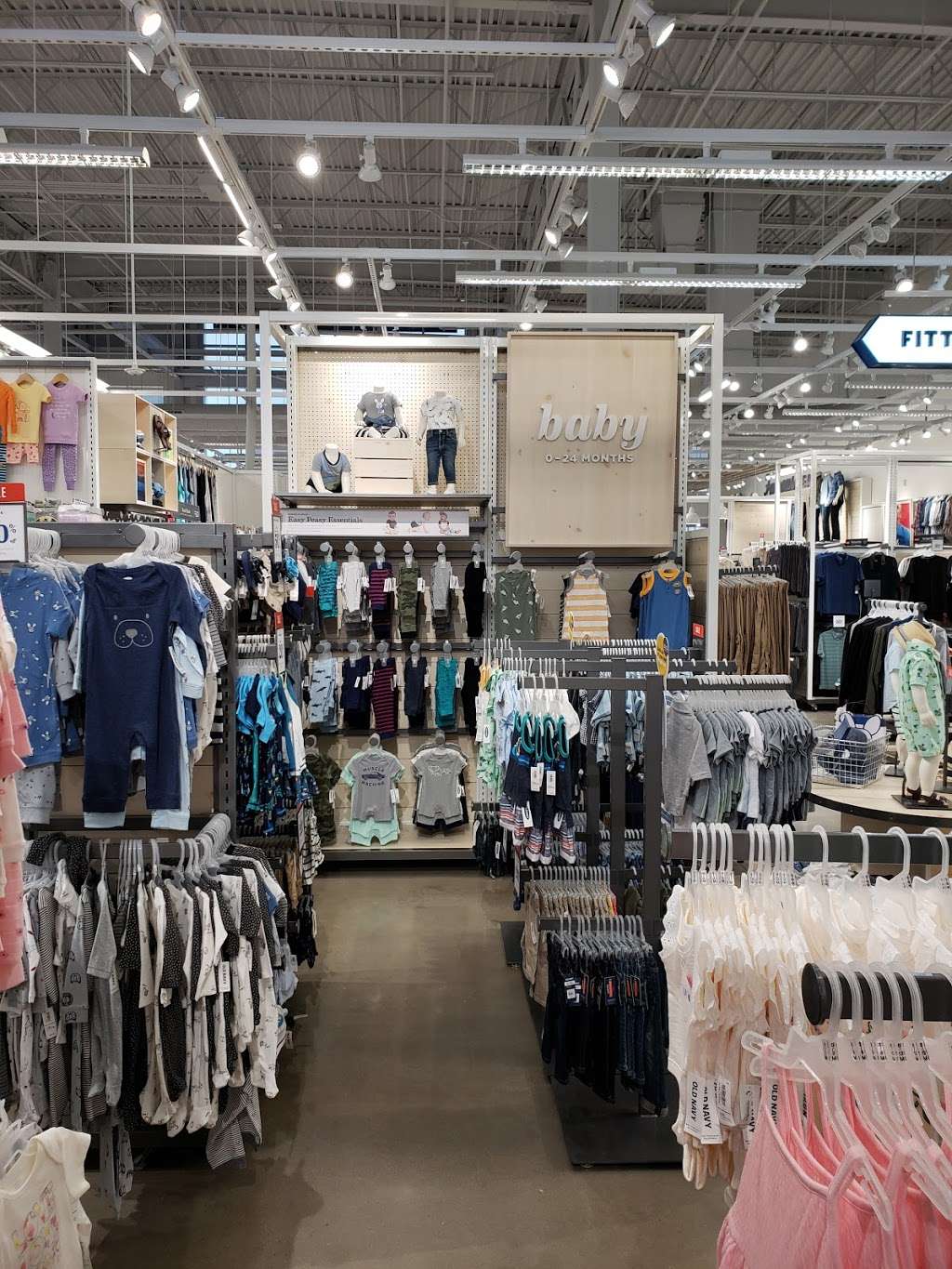 Old Navy | 220 Plaza Drive, Collegeville, PA 19426 | Phone: (610) 489-8013