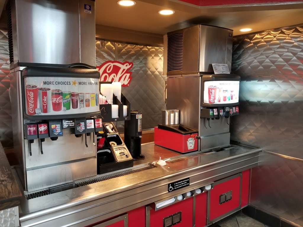 Carls Jr. | 5315 Rosecrans, Hawthorne, CA 90250, USA | Phone: (310) 643-6330