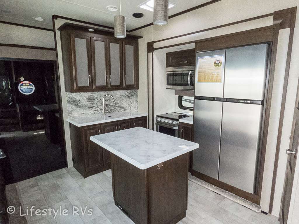 Lifestyle RVs | 1100 NW Pamela Blvd, Grain Valley, MO 64029, USA | Phone: (816) 847-1699