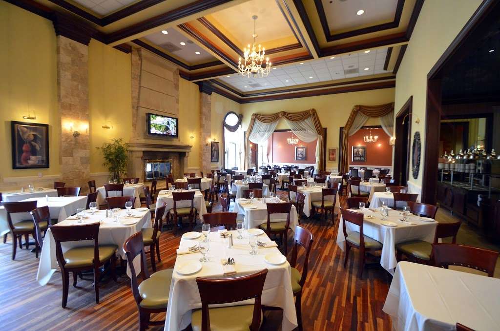 Venuti’s Italian Restaurant & Banquet Hall | 2251 W Lake St, Addison, IL 60101, USA | Phone: (630) 376-1500