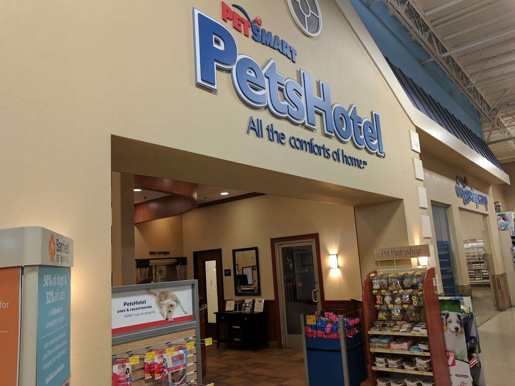 PetSmart | 1301 E Gladstone St, Glendora, CA 91740 | Phone: (909) 599-7012