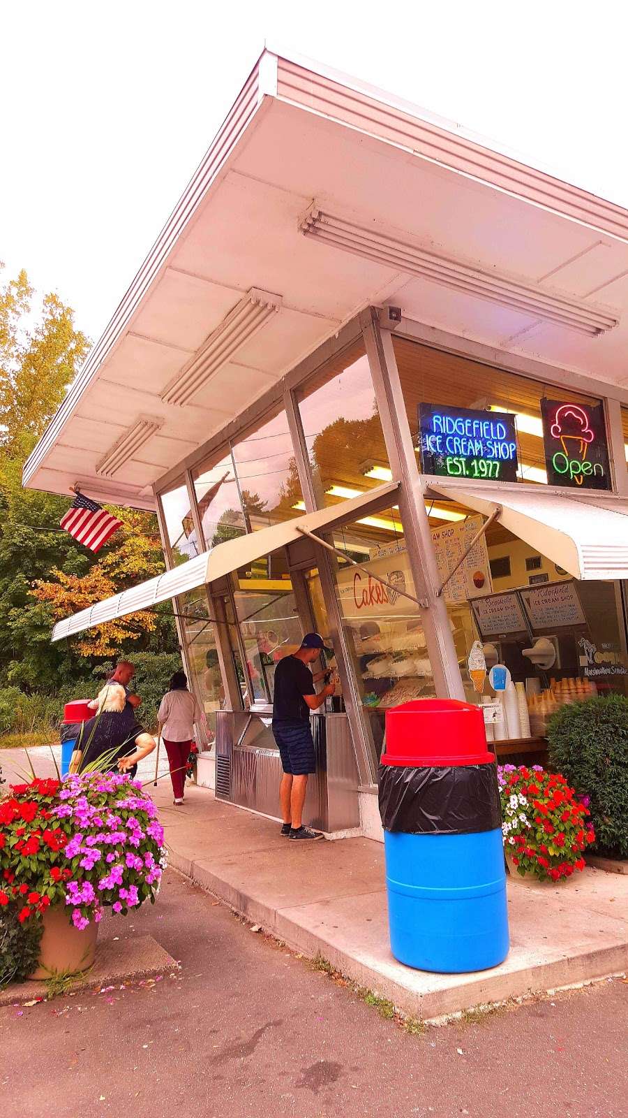 Ridgefield Ice Cream Shop | 680 Danbury Rd, Ridgefield, CT 06877, USA | Phone: (203) 438-3094