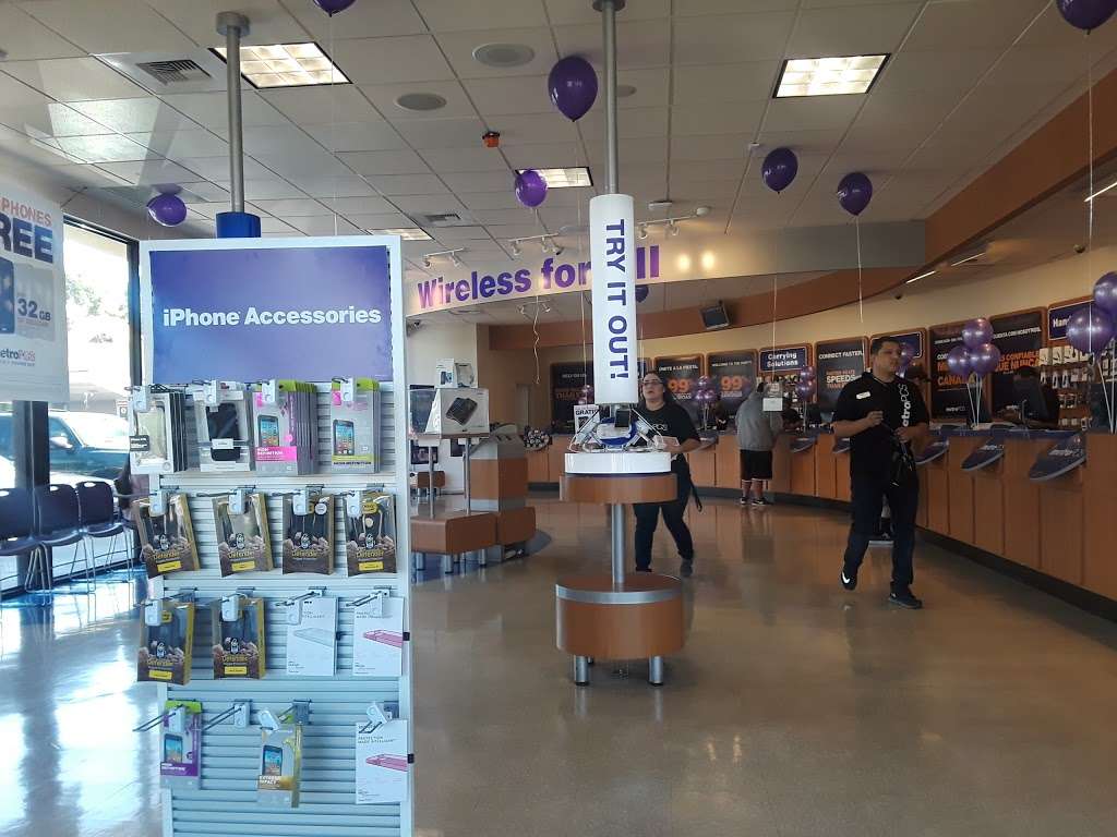 Metro by T-Mobile | 11091 Beach Blvd, Stanton, CA 90680, USA | Phone: (714) 730-2882