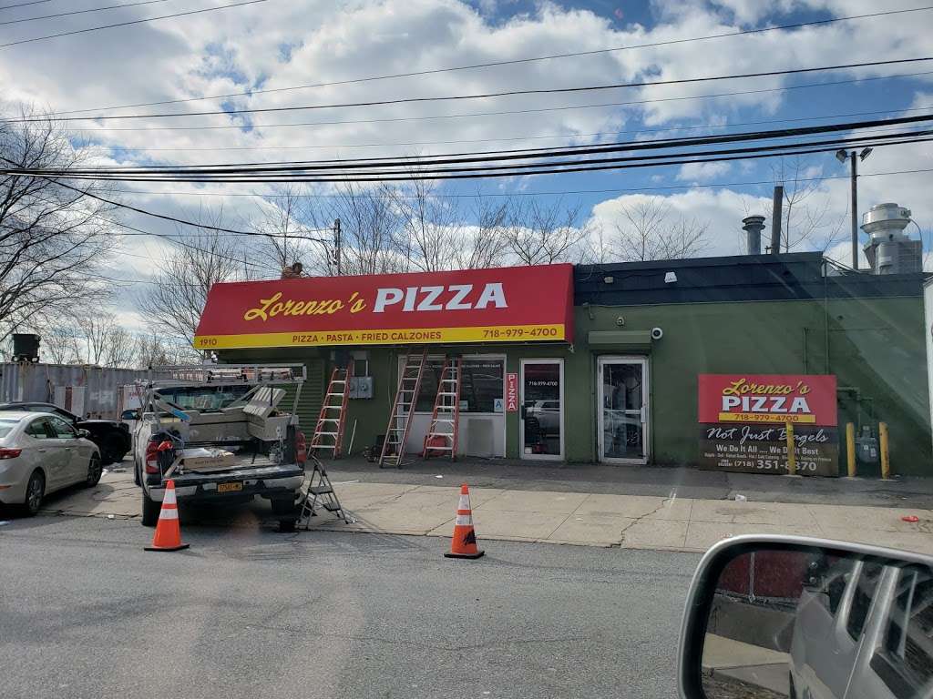 Lorenzos Pizza | 2122, 1910 Hylan Blvd, Staten Island, NY 10305, USA | Phone: (718) 979-4700