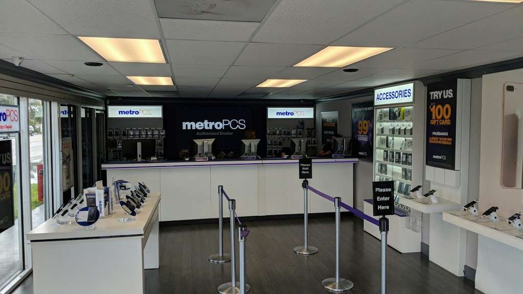 Metro by T-Mobile | 880 E 9th St, Hialeah, FL 33010, USA | Phone: (305) 883-1009