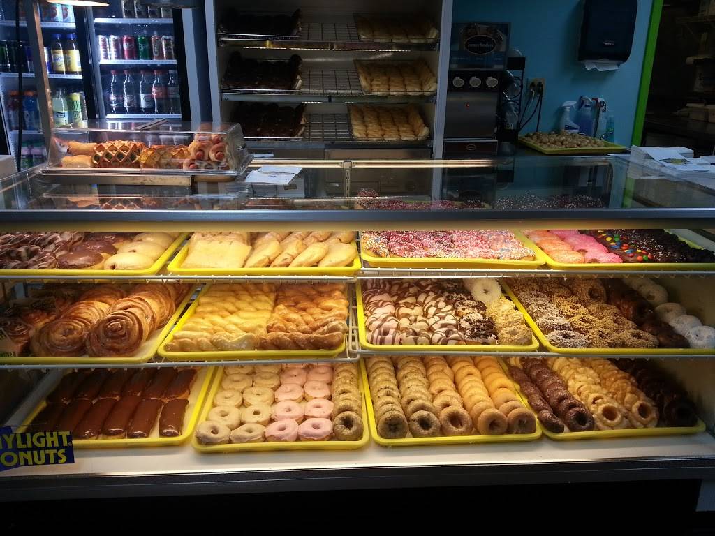 Daylight Donuts | 9422 N Council Rd, Oklahoma City, OK 73162, USA | Phone: (405) 721-1126