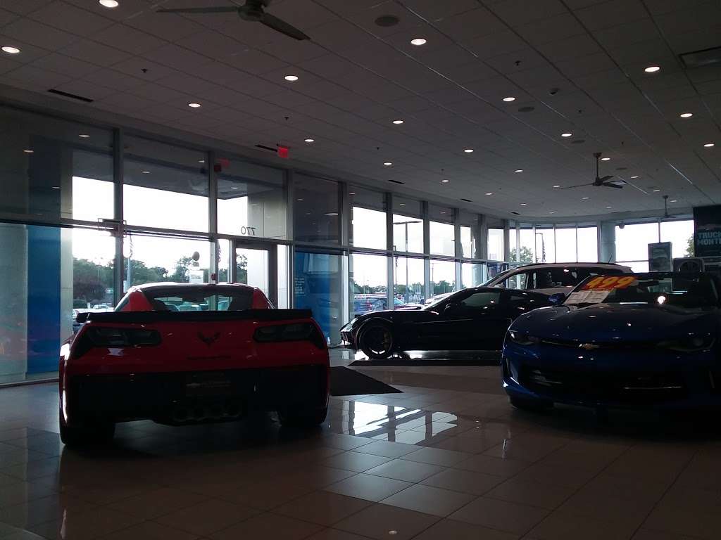 Piemontes Dundee Chevrolet | 770 Dundee Ave, East Dundee, IL 60118, USA | Phone: (847) 426-2000