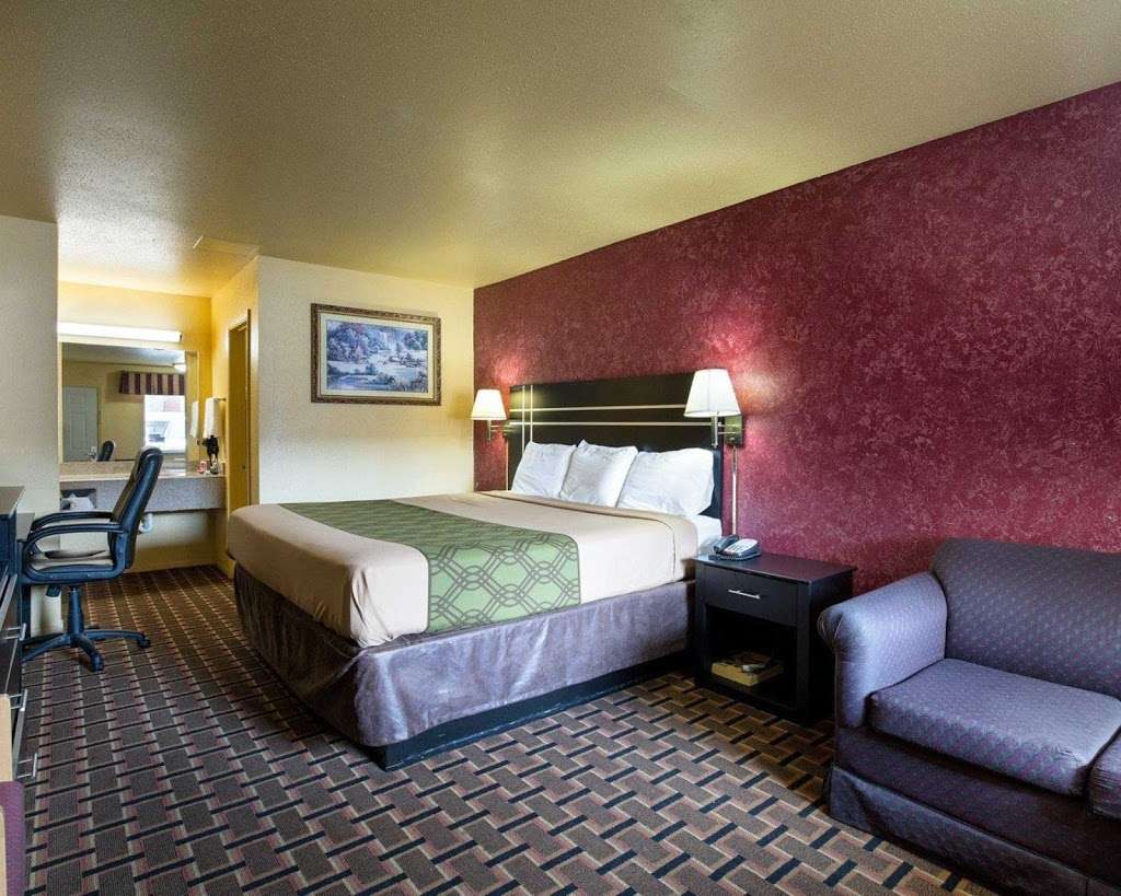 Econo Lodge | 6630 Hoover St U.S. 290 &, Bingle Rd, Houston, TX 77092, USA | Phone: (713) 956-2828