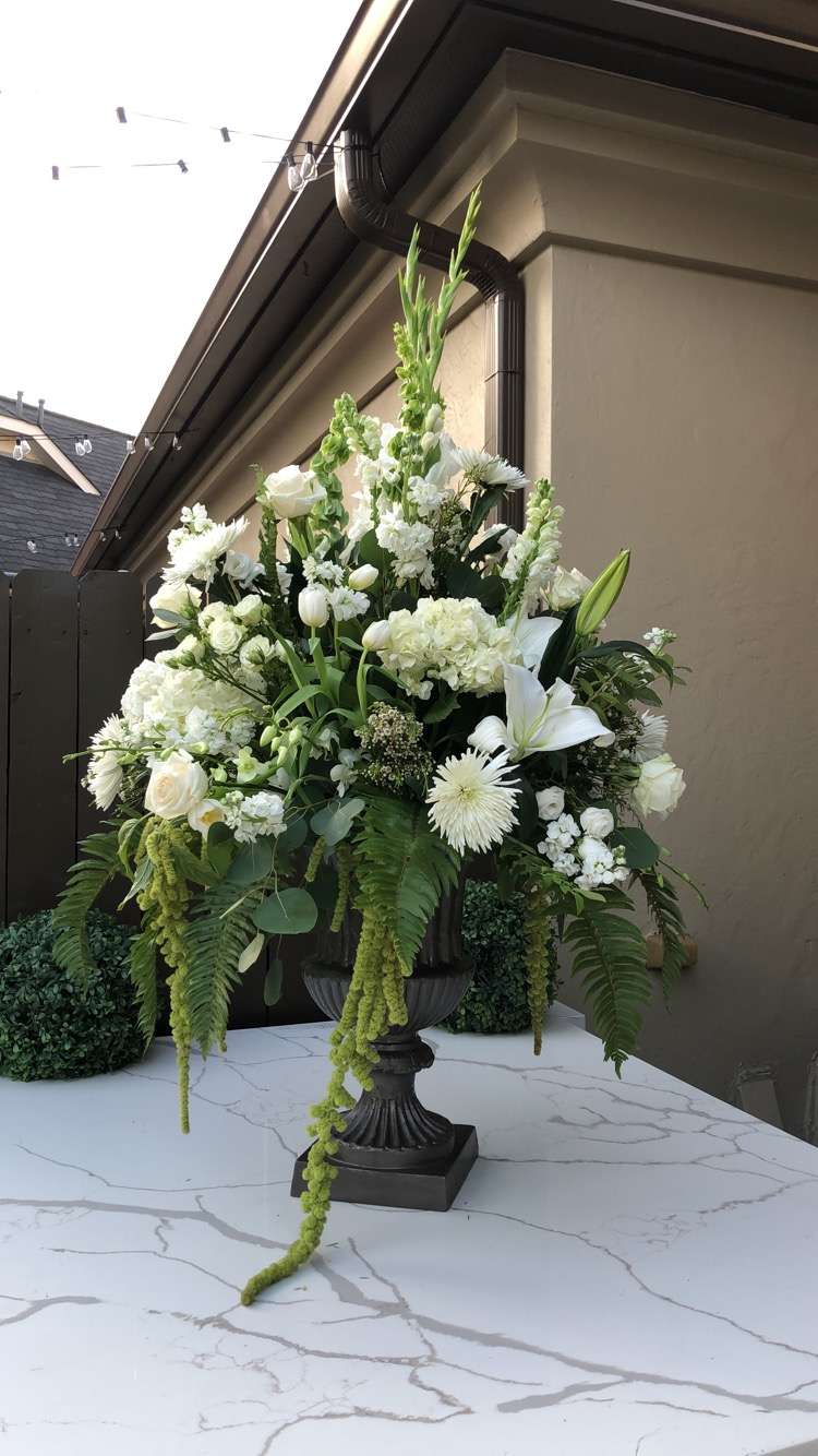 Flowers By Adela (DELIVERY ONLY) | 14090 Southwest Fwy suite 300 # 463, Sugar Land, TX 77478, USA | Phone: (281) 242-4020