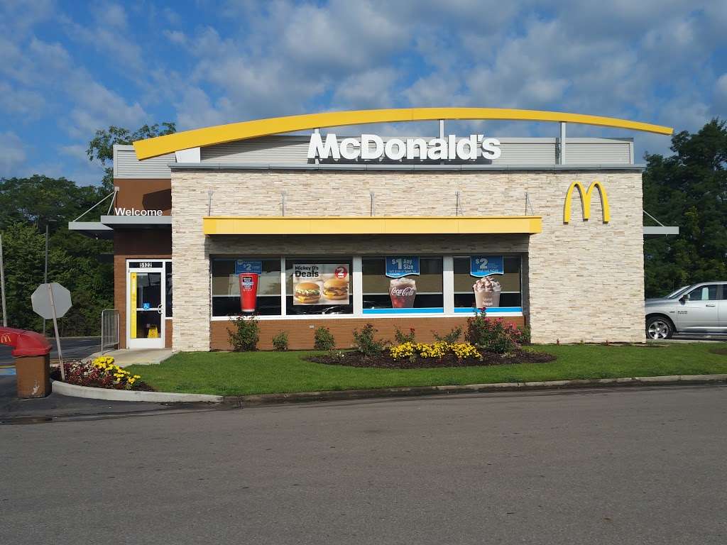 McDonalds | 5122 W Hwy 52, New Palestine, IN 46163, USA | Phone: (317) 861-4026