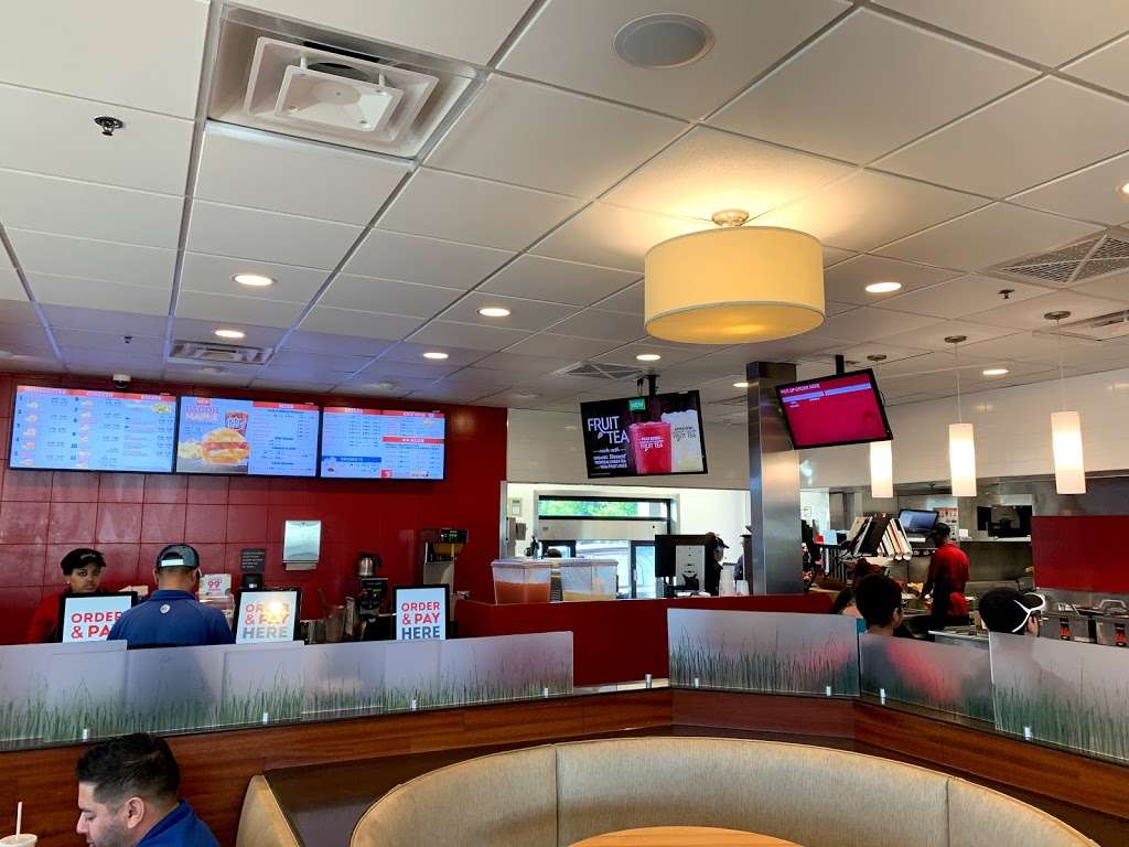 Wendys | 14801 E Colonial Dr, Orlando, FL 32826, USA | Phone: (407) 249-0111