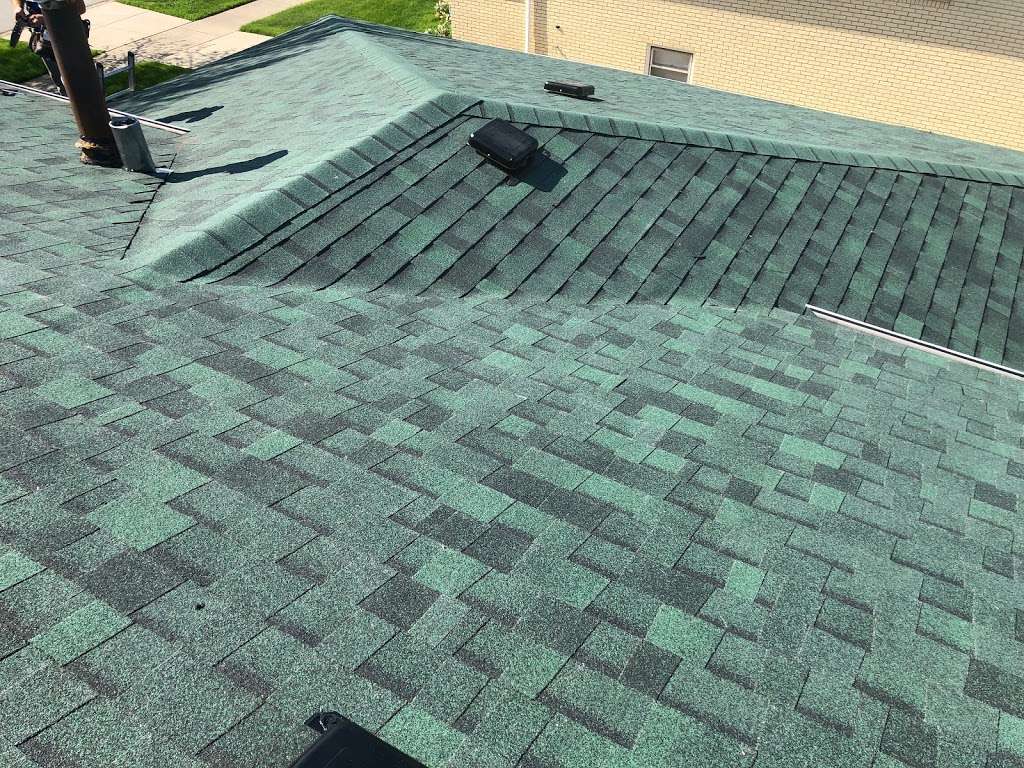 Heritage Roofing | 6749 Maple Ct, Bridgeview, IL 60455, USA | Phone: (708) 253-2561