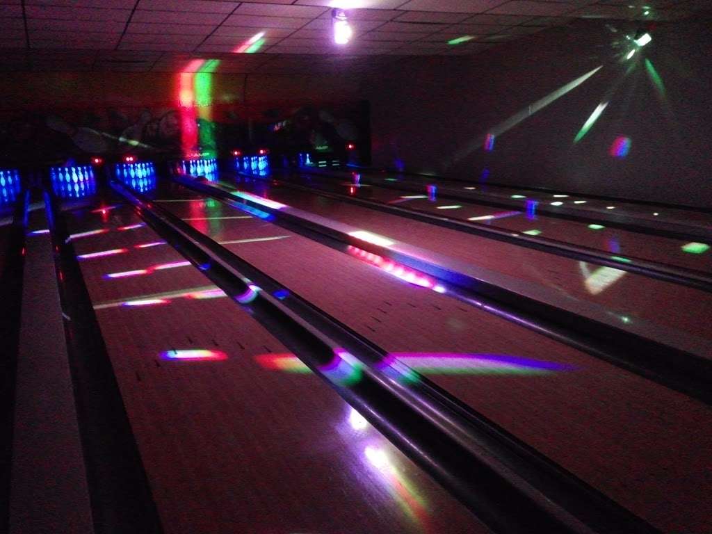 Cypress Lanes Bowling Alley 140 N 4th St Lehighton Pa 18235 Usa