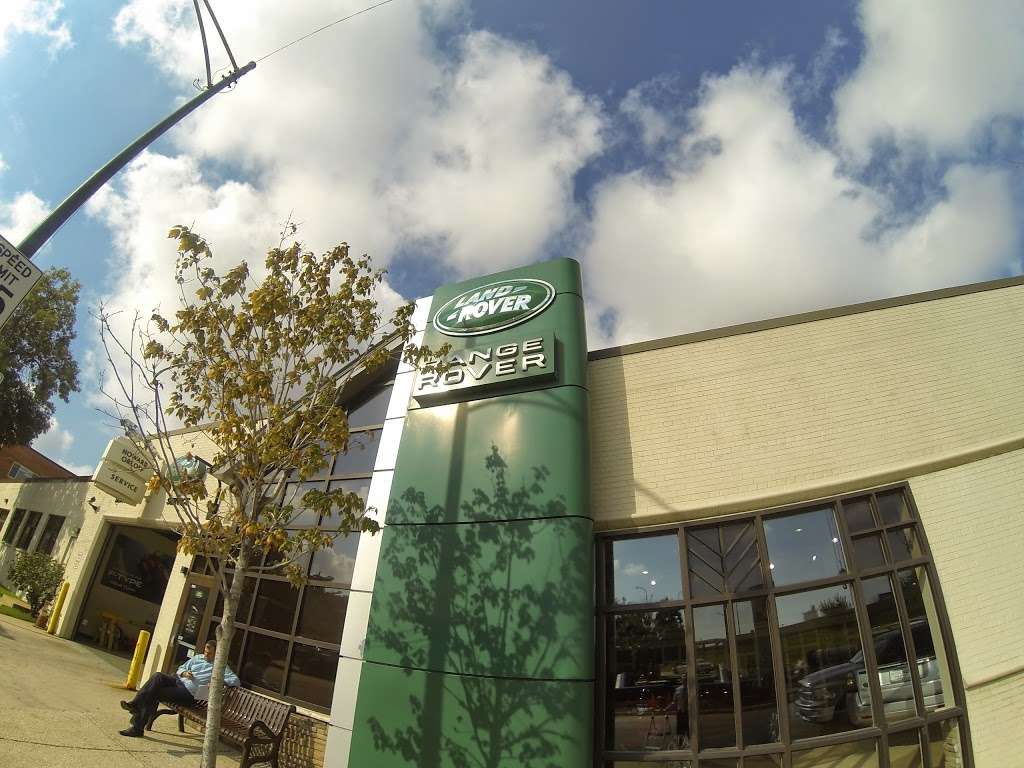 Land Rover Chicago | 1924 N Paulina St, Chicago, IL 60622, USA | Phone: (773) 227-3200