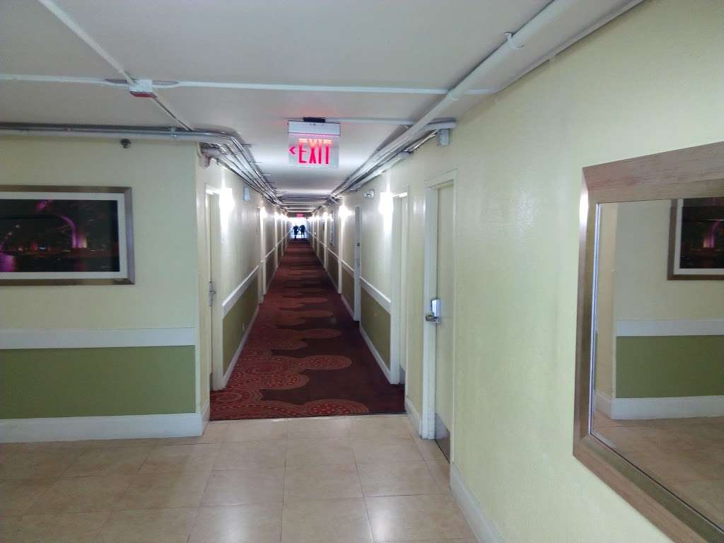 Ramada Hialeah/Miami Airport | 1950 W 49th St, Hialeah, FL 33012, USA | Phone: (305) 823-2000