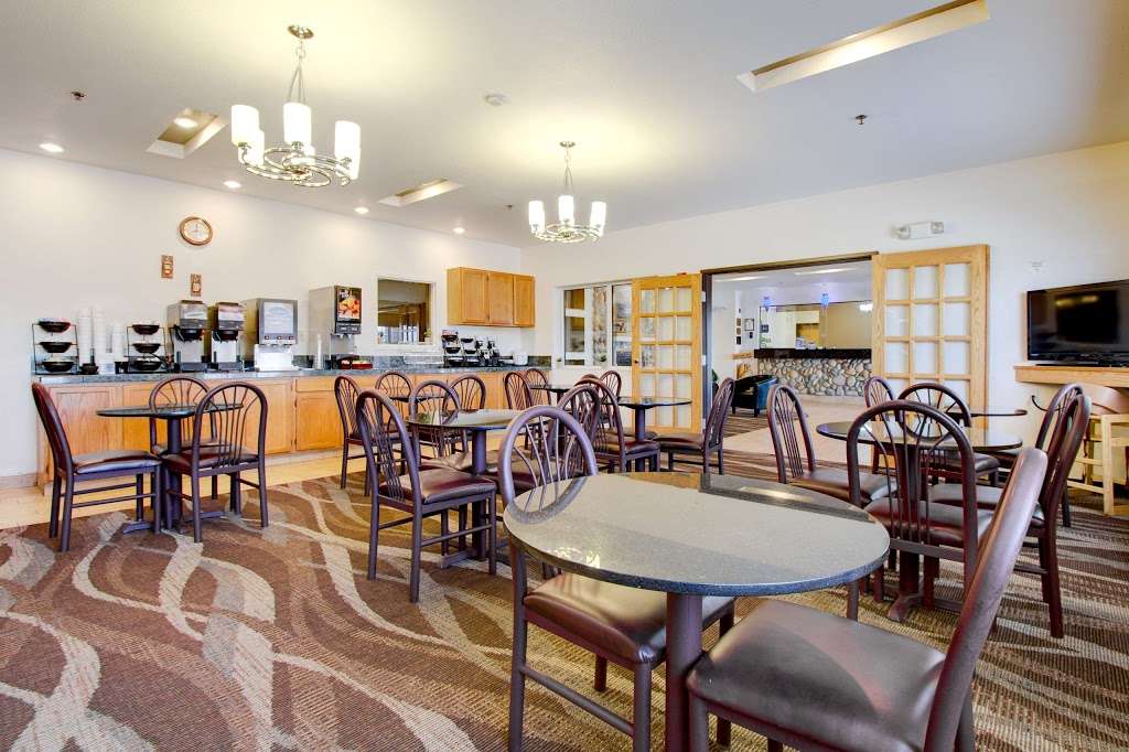 Best Western Firestone Inn & Suites | 11228 Business Park Cir, Firestone, CO 80504, USA | Phone: (720) 494-1925