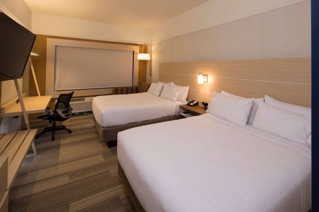 Holiday Inn Express & Suites Portage | 6295 Melton Rd, Portage, IN 46368 | Phone: (219) 734-6000