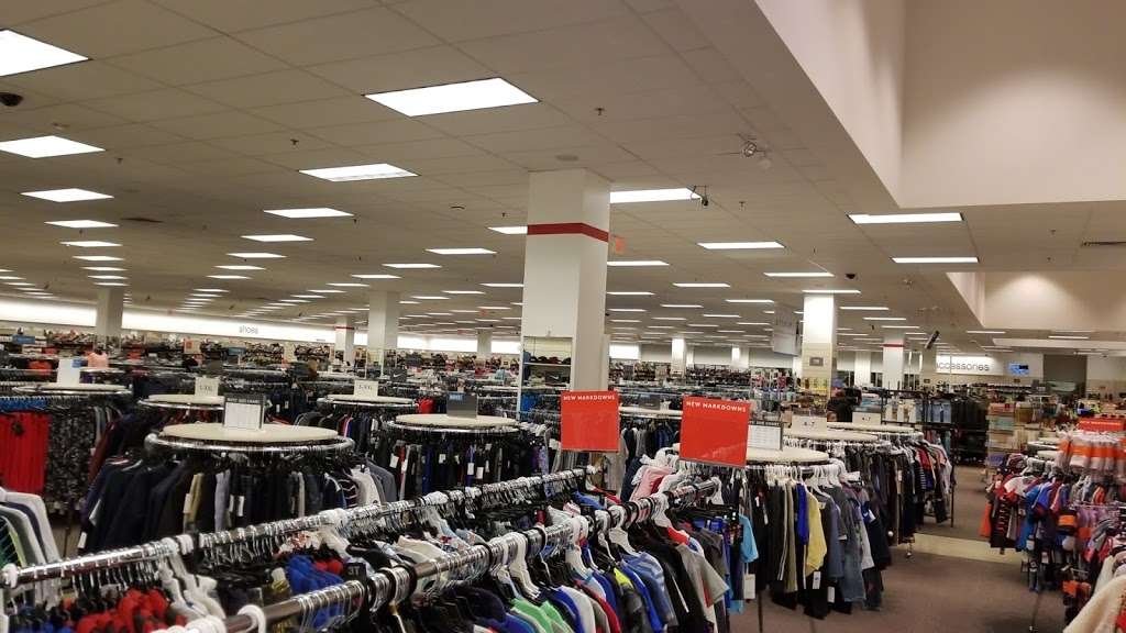 Nordstrom Rack Springbrook Prairie Pavilion | 2511 W 75th St, Naperville, IL 60540, USA | Phone: (630) 995-4040