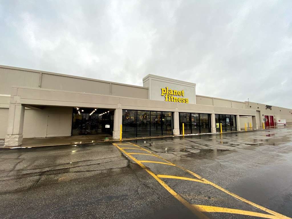 Planet Fitness - Lafayette, IN | 2121 Sagamore Pkwy S, Lafayette, IN 47905, USA | Phone: (765) 446-6600