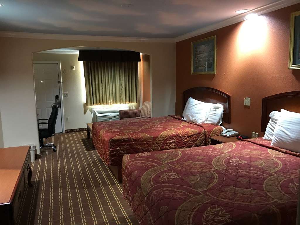 Luxury Inn & Suites | 9691, 3564 US-90, Liberty, TX 77575, USA | Phone: (936) 336-8300