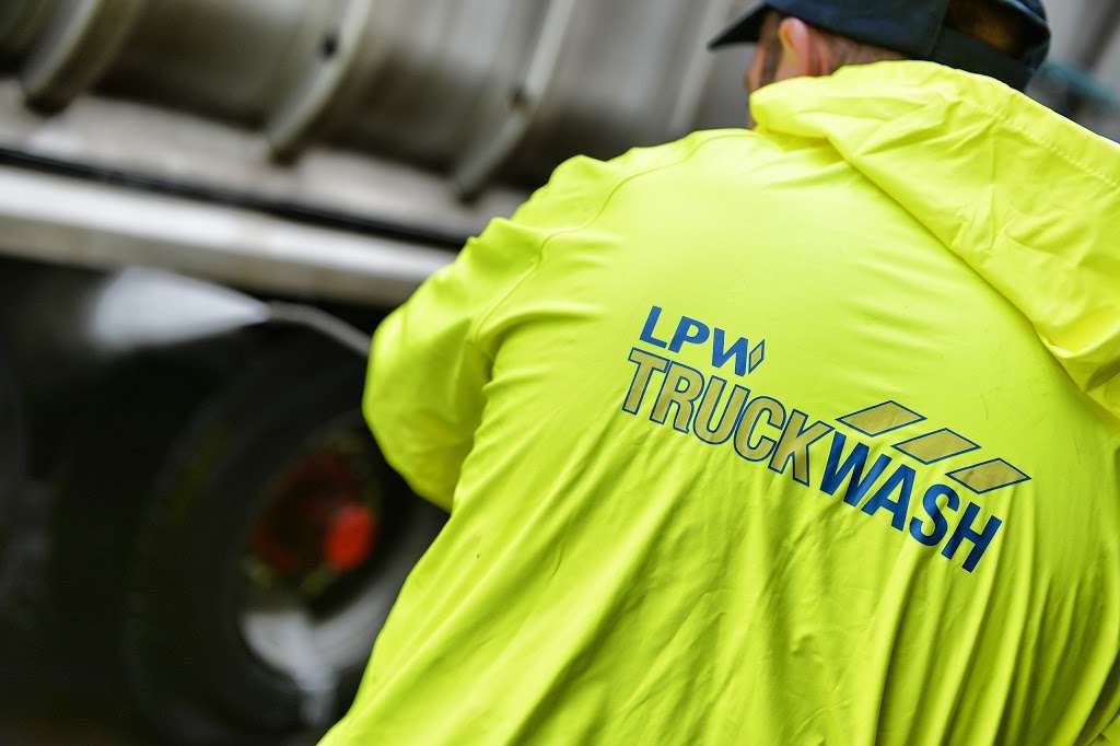 LPW Truckwash | Juliette Way, Purfleet RM15 4YD, UK | Phone: 01708 890816