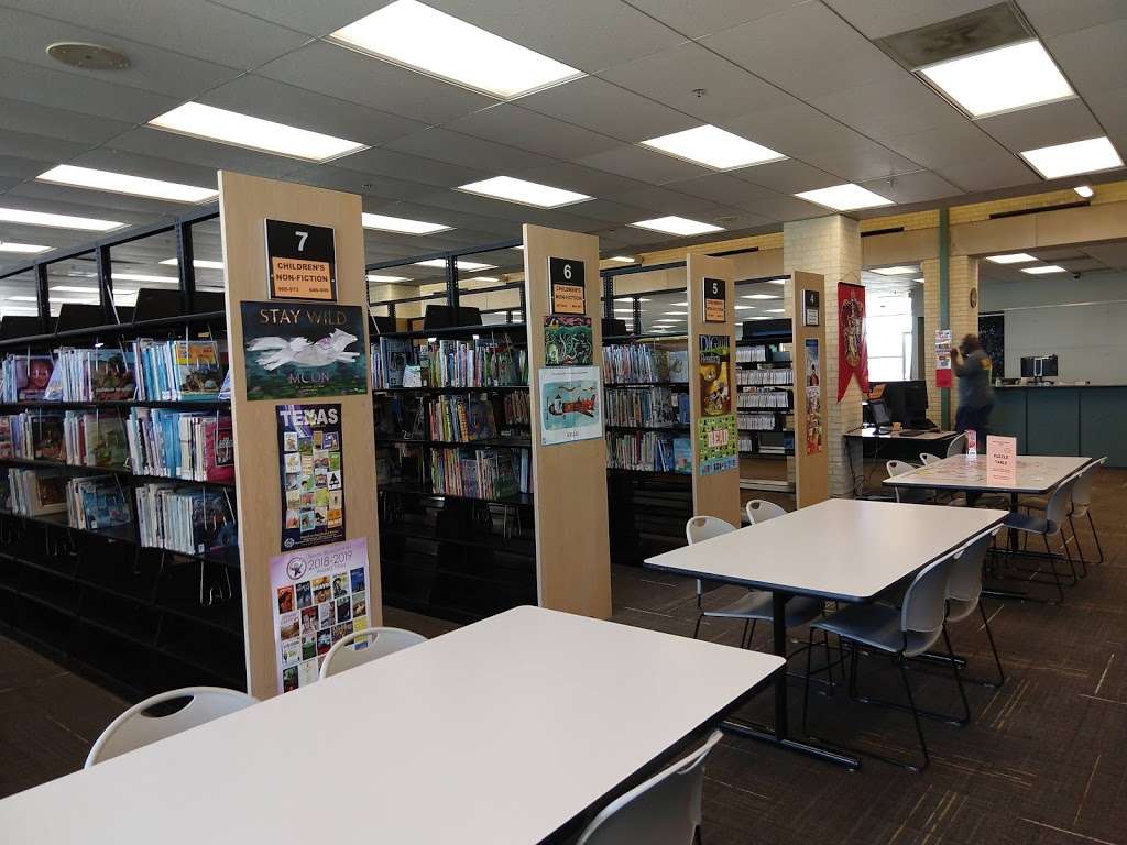 North Oak Cliff Branch Library | 302 W 10th St, Dallas, TX 75208, USA | Phone: (214) 670-7555