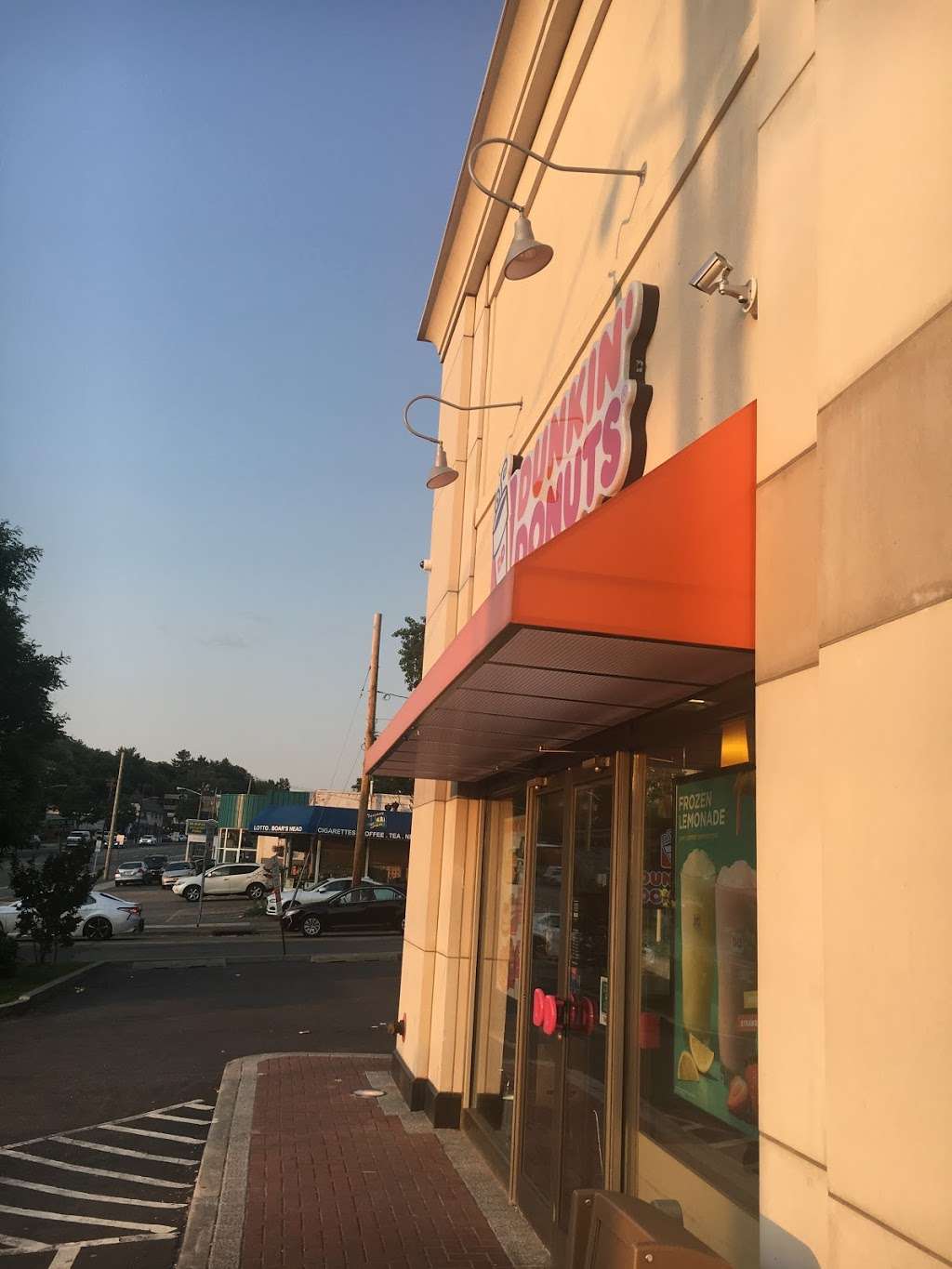 Dunkin | 164 Northern Blvd, Great Neck, NY 11021 | Phone: (516) 487-3561