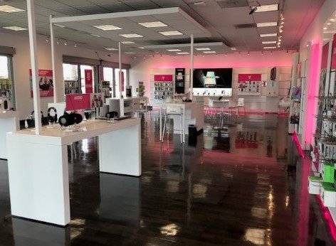 T-Mobile | 9073 Adams Ave, Huntington Beach, CA 92646, USA | Phone: (714) 594-3800