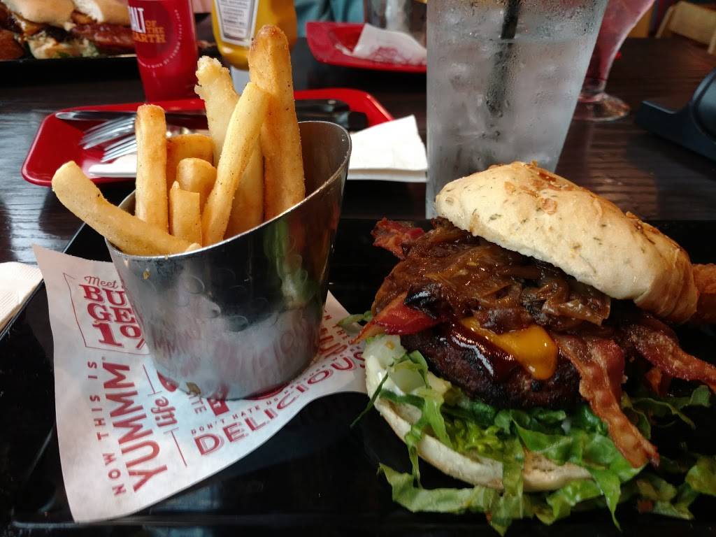 Red Robin Gourmet Burgers and Brews | 1090 Gramsie Rd, Shoreview, MN 55126, USA | Phone: (651) 766-8417