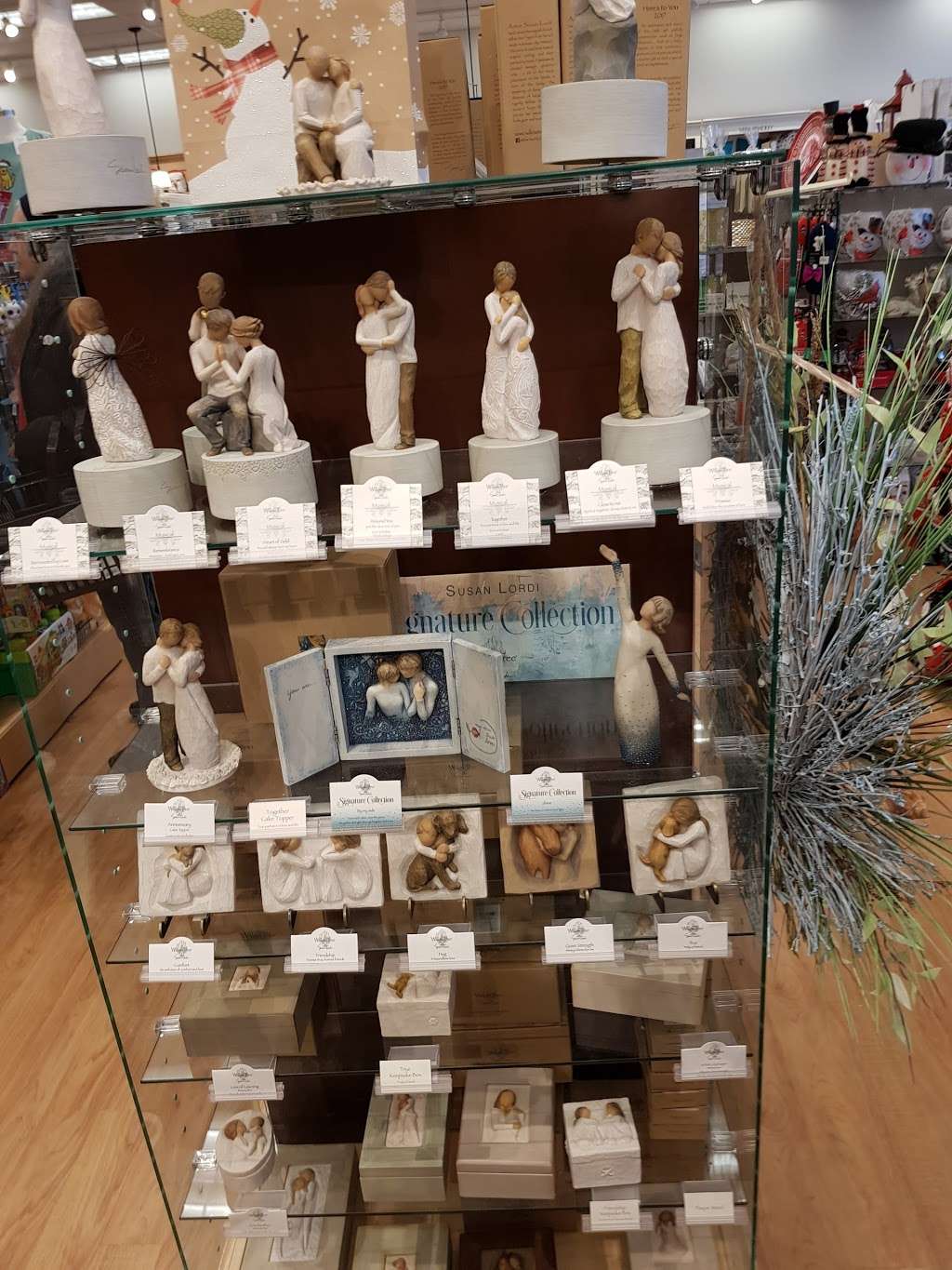 Normans Hallmark Shop | 1255 Raritan Rd, Clark, NJ 07066, USA | Phone: (732) 388-2568