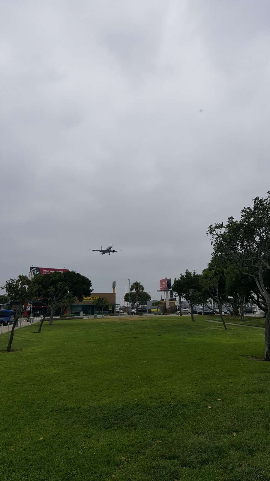 Airplane Landing View Point | W 92nd St, Los Angeles, CA 90045, USA