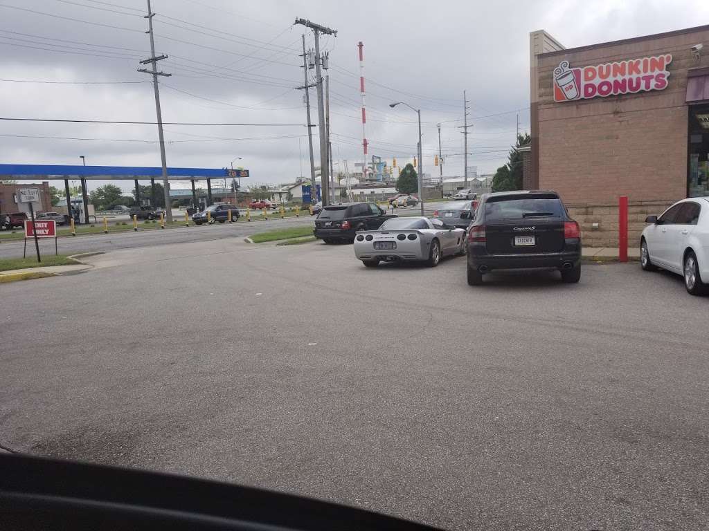 Dunkin Donuts | 5680 Indianapolis Blvd Gas Station, East Chicago, IN 46312, USA