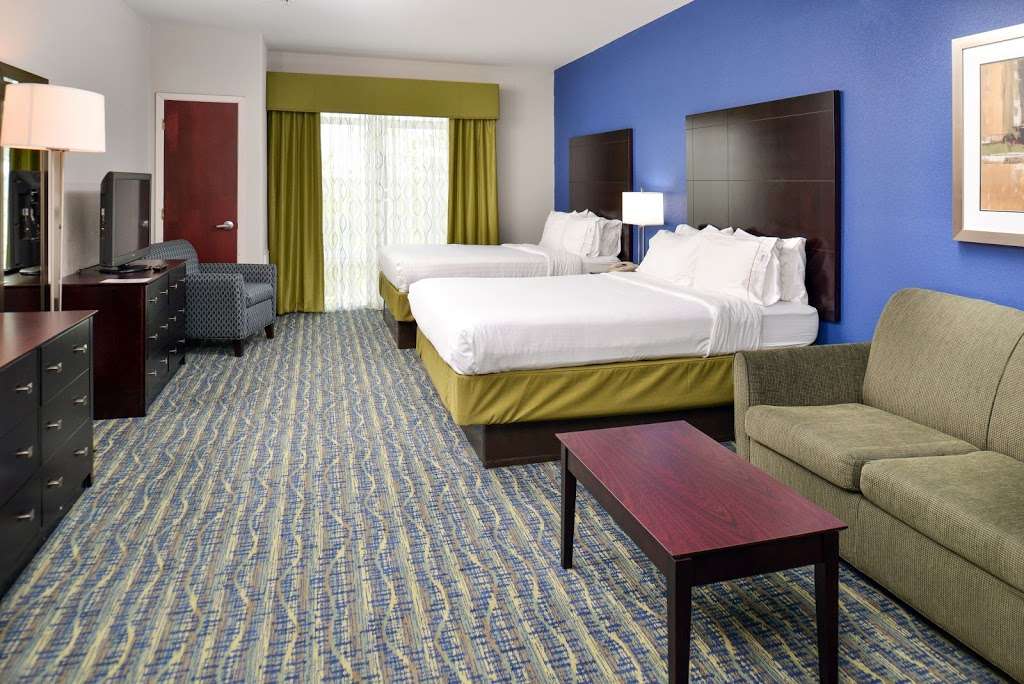 Holiday Inn Express & Suites San Antonio South | 11400 S East Loop 410, San Antonio, TX 78221 | Phone: (210) 293-5800