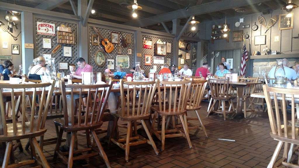 Cracker Barrel Old Country Store | 956 Schuylkill Mall, Frackville, PA 17931, USA | Phone: (570) 874-7051