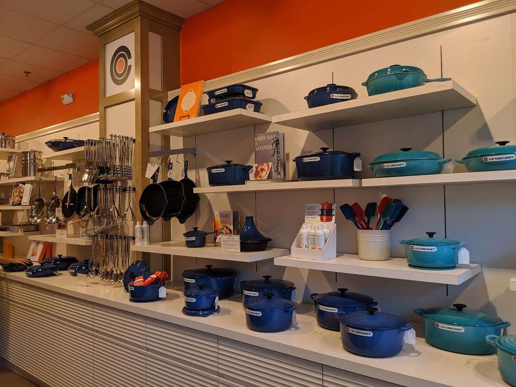 Le Creuset Outlet Store | 6800 N 95th Ave #818, Glendale, AZ 85305, USA | Phone: (623) 872-5377
