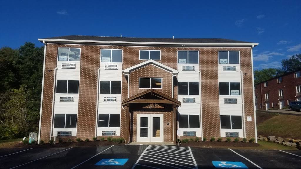 Hampshire Estates Apartments and Self Storage | 51 Hampshire Ln, Gibsonia, PA 15044 | Phone: (412) 250-7511