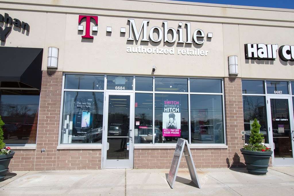 T-Mobile | 6684 Joliet Rd, Countryside, IL 60525 | Phone: (708) 246-1200