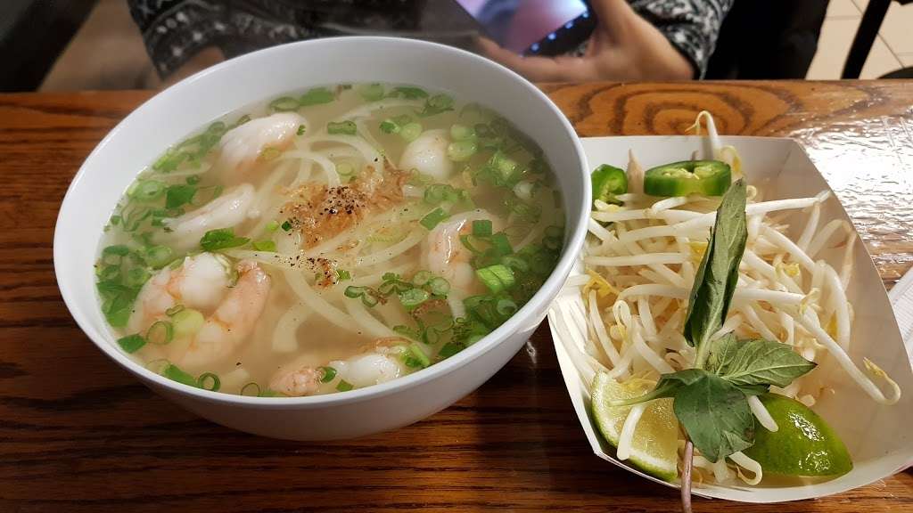 Hoi An Pho & Grill | 430 Main Ave, Norwalk, CT 06851 | Phone: (203) 939-9889