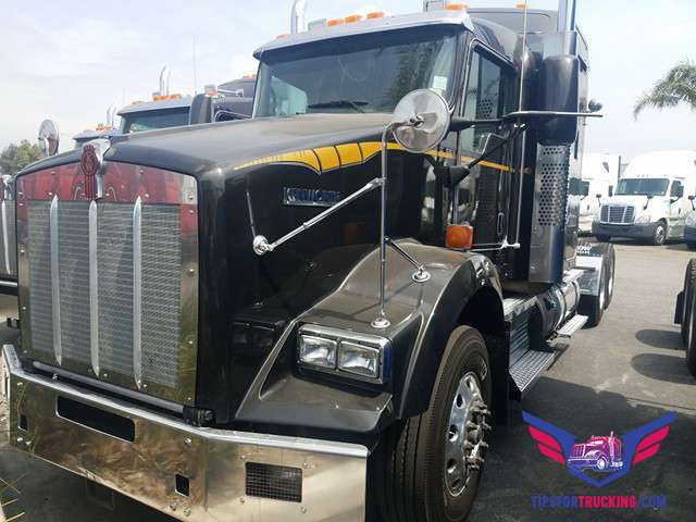 Tips For Trucking | 1180 Merritt Ln #7852, El Cajon, CA 92020, USA | Phone: (619) 985-2922