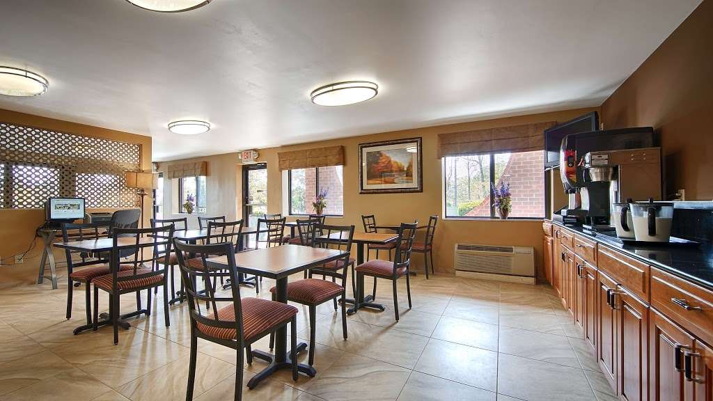 Best Western Princeton Manor Inn & Suites | 4191 US-1, Monmouth Junction, NJ 08852 | Phone: (732) 329-4555