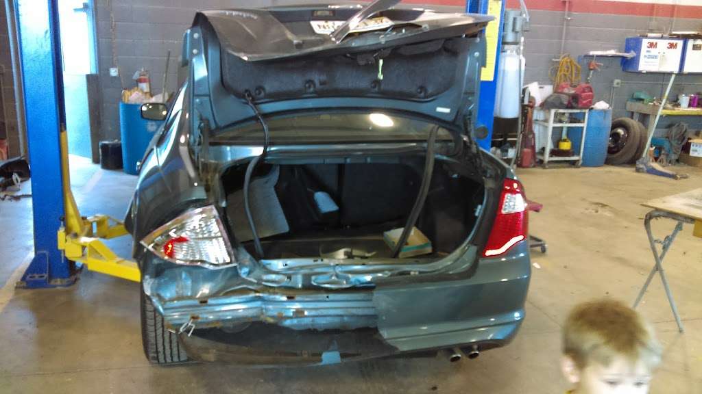 Service King Collision Repair of North Aurora | 207 Hansen Blvd, North Aurora, IL 60542 | Phone: (630) 907-0511