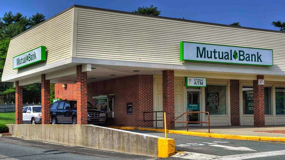 Mutual Bank - Hanson Banking Center | 430 Liberty St, Hanson, MA 02341, USA | Phone: (781) 293-3800