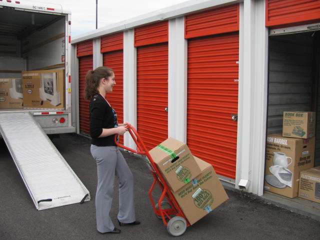 U-Haul Moving & Storage of Hyattsville | 2421 Chillum Rd, Avondale, MD 20782, USA | Phone: (301) 403-1521